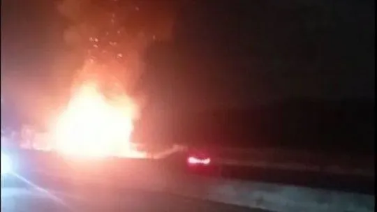 Rulo kağıt yüklü tır, Avrupa Otoyolu'nda alev topuna döndü