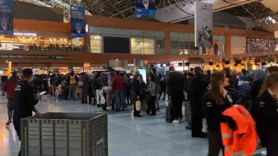 Sabiha Gökçen Havalimanı'nda elektrik kesintisi yaşandı