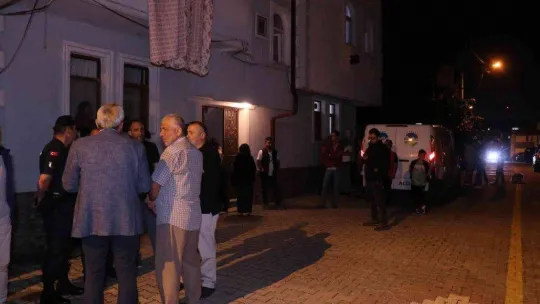 Safitürk'ün acı haberini alan yakınları evinin sokağını doldurdu