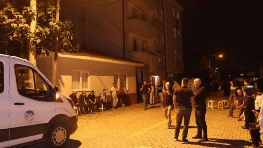 Safitürk'ün acı haberini alan yakınları evinin sokağını doldurdu