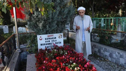 Safitürk'ün acı haberini alan yakınları evinin sokağını doldurdu