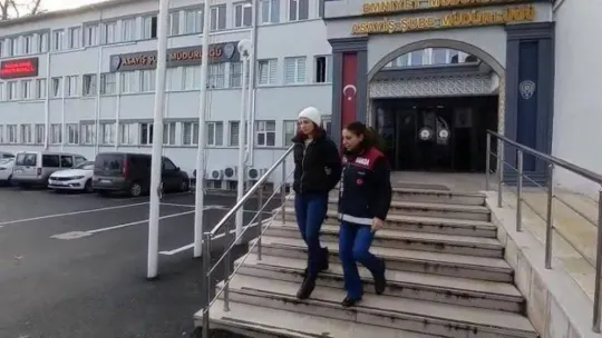 Sahte bilezik satarak sırra kadem bastı, tekrar gelince yakalandı