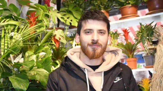 Sahte doktora çiçek teslimatı yapan çiçekçi: 'Şok olduk'