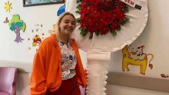 Sahte doktora çiçek teslimatı yapan çiçekçi: 'Şok olduk'