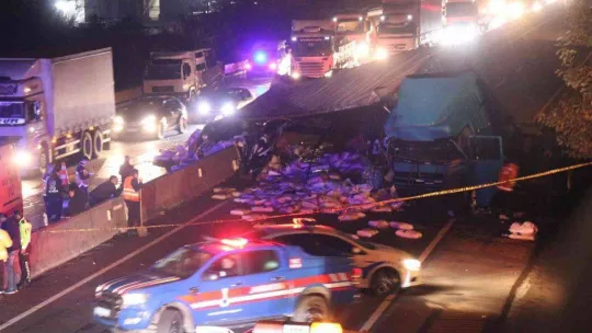 Sakarya D-650 Kara Yolu'nda feci kaza: 1 ölü, 1 yaralı