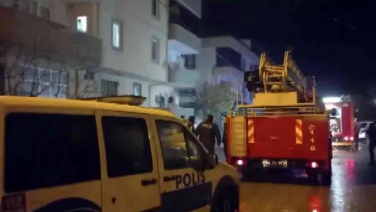 Sakarya'da bir evde çıkan yangın itfaiye ekiplerince söndürüldü