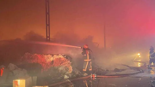 Sakarya'da geri dönüşüm fabrikasında yangın