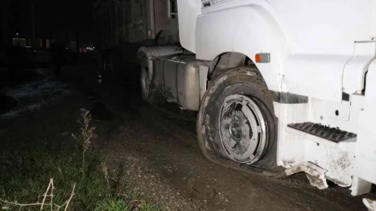 Sakarya'da hareketli dakikalar: Polisin 'Dur' ihtarına uymadı, 50 kilometre kovalamaca yaşandı