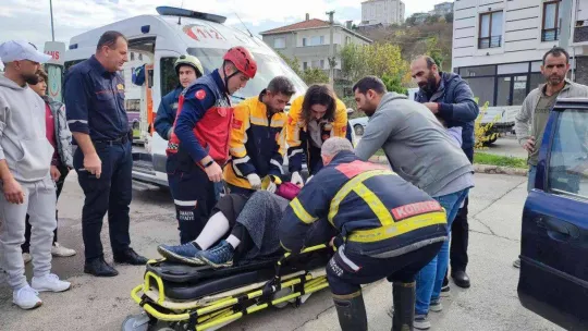 Sakarya'da iki otomobil çarpıştı: 2 yaralı