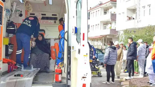 Sakarya'da iki otomobil çarpıştı: 2 yaralı