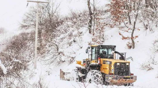 Sakarya'da kardan kapanan 6 grup yolu ulaşıma açıldı