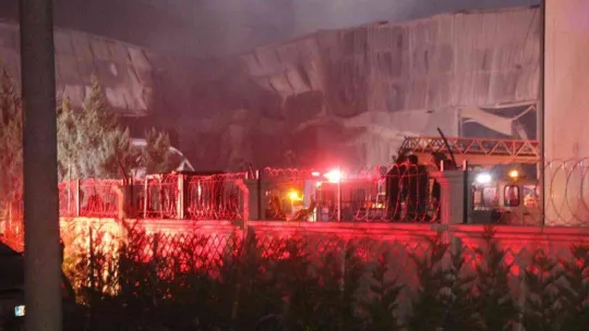 Sakarya'da sünger fabrikasındaki yangın kontrol altına alındı