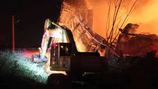 Sakarya'daki korkutan yangın havadan görüntülendi