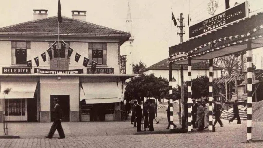 Sakarya'nın eski fotoğrafları, görenleri tarih yolculuğuna çıkarıyor