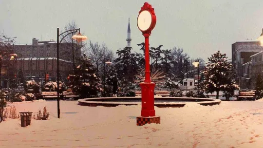 Sakarya'nın eski fotoğrafları, görenleri tarih yolculuğuna çıkarıyor