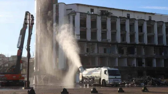 Sakarya'nın simgelerinden o yapı kentsel dönüşüm için yıkılıyor
