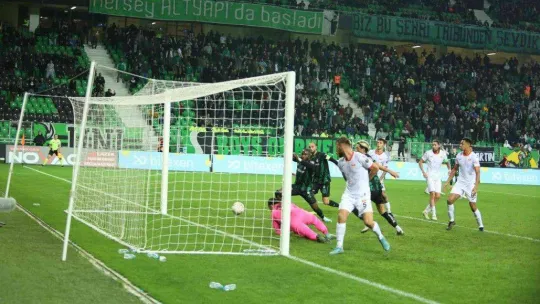 Sakaryaspor'da goller Kassongo, asistler Nalepa'dan