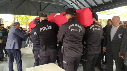 Saldırıda hayatını kaybeden anne kız  son yolculuğuna uğurlanıyor