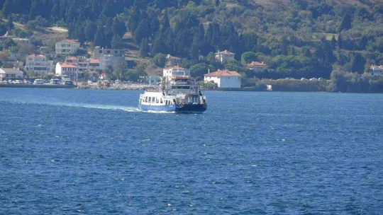 Salı günü Bozcaada feribot seferlerine 'fırtına' engeli