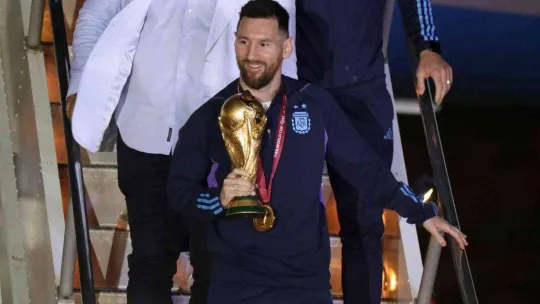 Şampiyon Arjantin evine döndü