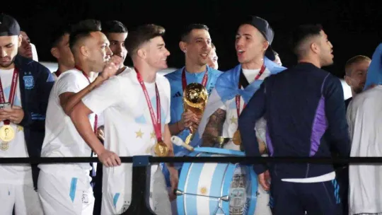 Şampiyon Arjantin evine döndü