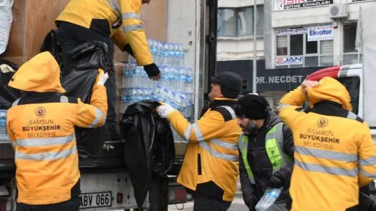 Samsun Büyükşehir'den deprem bölgesinde günlük 2 bin kişiye sıcak yemek