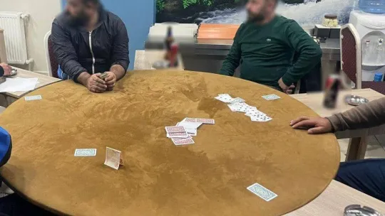 Sancaktepe'de kıraathanede kumar oynayanlara 18 bin 190 TL ceza