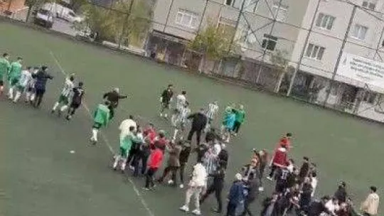 Sancaktepe'de maç bitti, kavga başladı