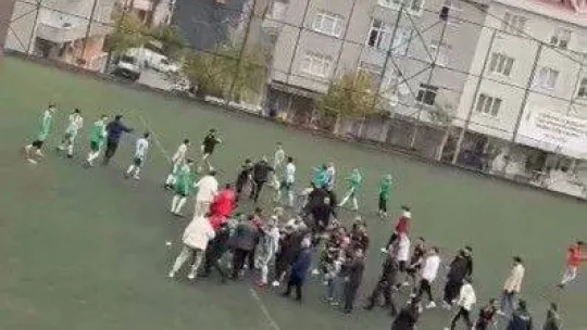 Sancaktepe'de maç bitti, kavga başladı
