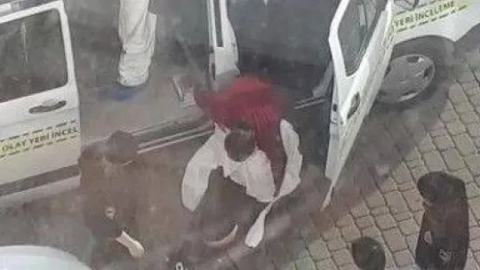 Sancaktepe'de ölü bulunan baba ve 3 çocuğun cesetleri Adli Tıp'a götürüldü