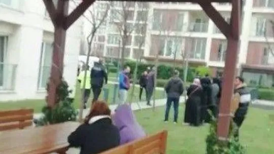 Sancaktepe'de ölü bulunan baba ve 3 çocuğun cesetleri Adli Tıp'a götürüldü