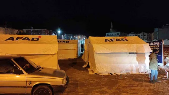 Şanlıurfa'da depremzedeler AFAD çadırlarına yerleştirildi