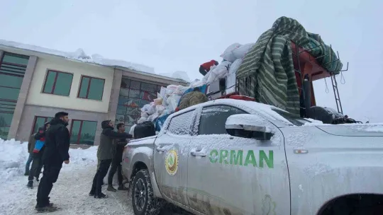 Sarıkamış'tan deprem bölgesine 2 TIR dolusu yardım yola çıktı
