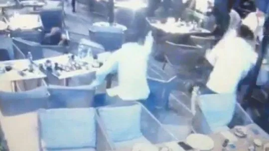 Sarıyer'de AVM'de silahlı çatışma: 5 yaralı