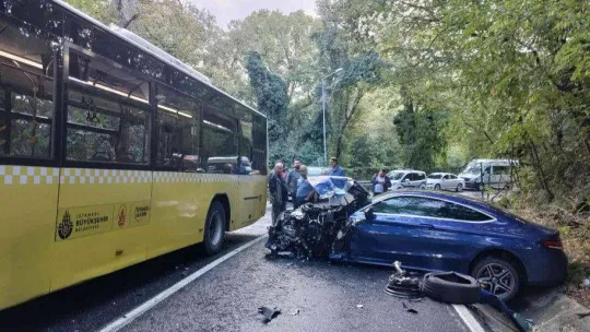 Sarıyer'de facianın eşiğinden dönüldü: İETT otobüsü ile otomobil kafa kafaya çarpıştı