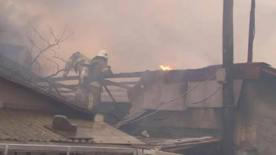 Sarıyer'de inşaat çalışması yangına sebep oldu, mahalleli büyük panik yaşadı