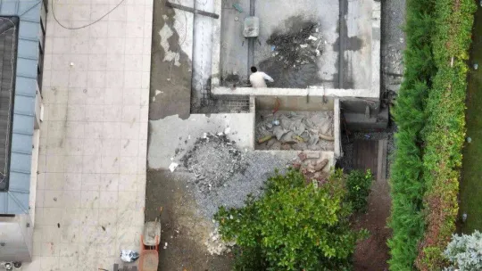 Sarıyer'de yakalanan çete liderinin kaldığı ev, havadan görüntülendi
