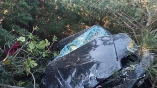 Satılık otomobil hurdaya döndü, hasar almayan tek yer satılık yazısı oldu