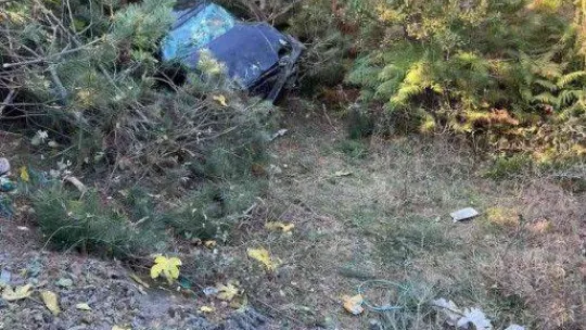 Satılık otomobil hurdaya döndü, hasar almayan tek yer satılık yazısı oldu