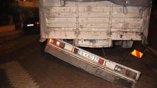 Sebze-meyve haline giderken kaza yaptılar