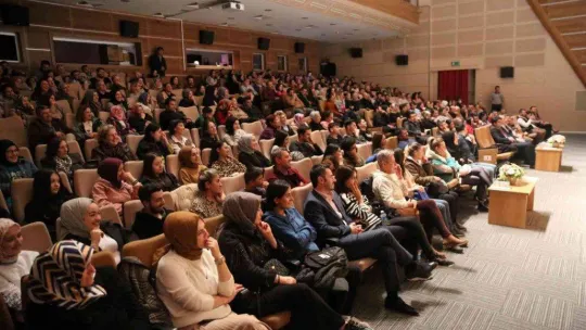 Sefa Doğanay taklitleriyle öğretmenleri kahkahaya boğdu