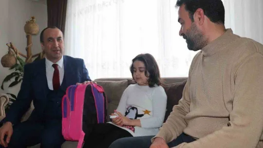 Şehit abisinin aldığı boyama takımı ve oyuncakları deprem bölgesine gönderdi