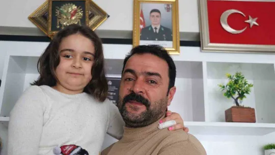 Şehit abisinin aldığı boyama takımı ve oyuncakları deprem bölgesine gönderdi