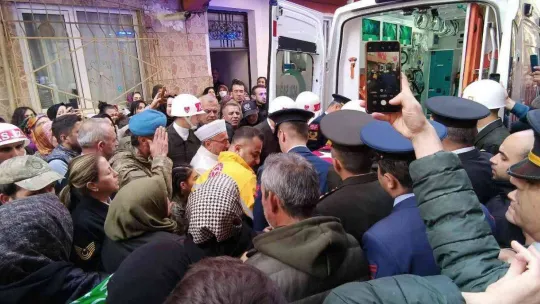 Şehit astsubaya babasından asker selamı