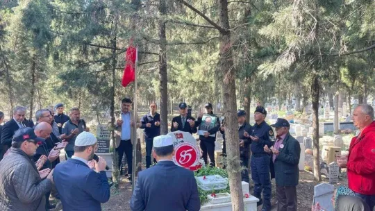 Şehit Kara Pilot Kd. Üstg. Tanju Baytekin mezarı başında anıldı