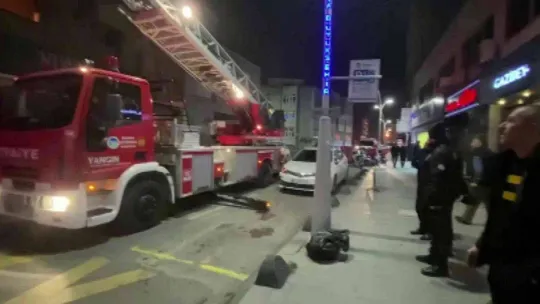 Şehrin göbeğinde korkutan yangın