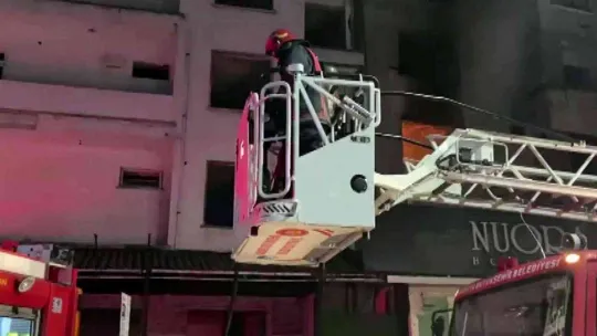 Şehrin göbeğinde korkutan yangın