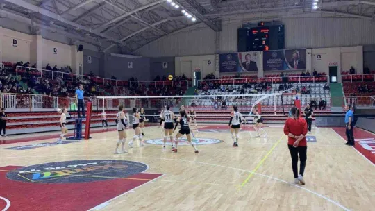 Semt 77 Yalova Spor: 3 -Bilecik Belediye Spor Kadın Voleybol Takımı: 2
