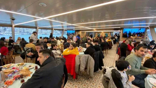 Şentop: 'Büyük Türkiye idealine inanmanızı, Türkiye'ye güvenmenizi ve Türkiye için çalışmanızı öneriyorum'