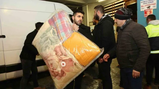 Serdivan Belediyesinden deprem bölgesine yardım